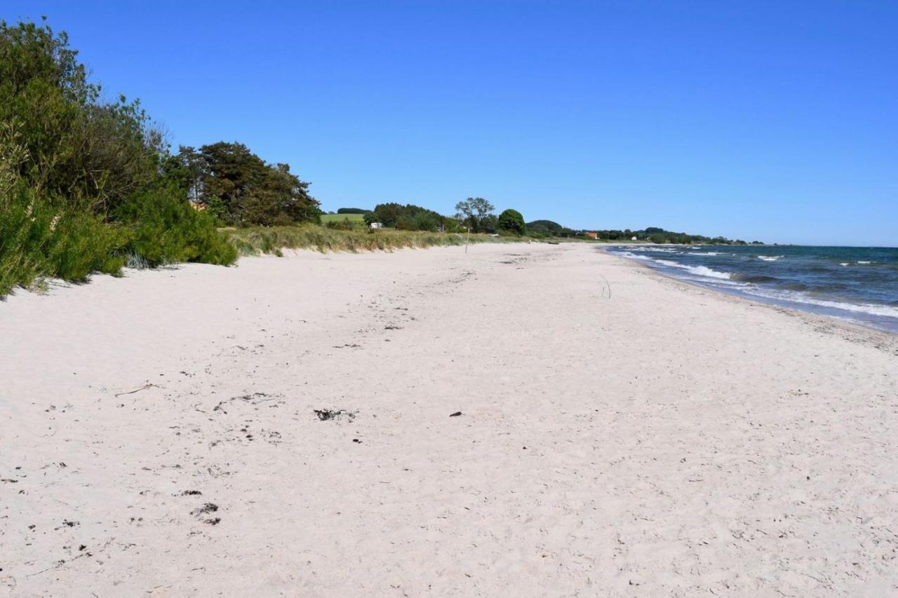 Litet Hus I Mysig By Naera Havet Villa Ystad Buitenkant foto