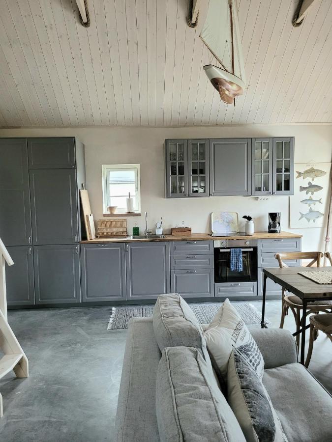 Litet Hus I Mysig By Naera Havet Villa Ystad Buitenkant foto